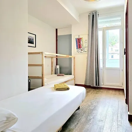 3 Bedroom With Beautiful View Old Port Marseille