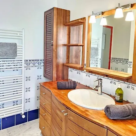3 Bedroom With Beautiful View Old Port * Marseille