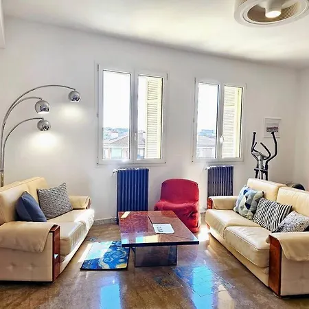3 Bedroom With Beautiful View Old Port Apartment *