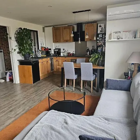 Apartment T2 Pres De La *