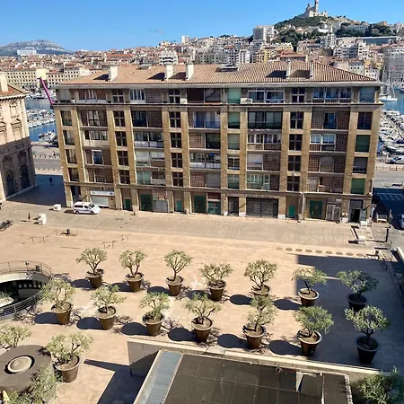 Click! Magical Views Notre-Dame, Vieux Port & Rooftops - Walk To All