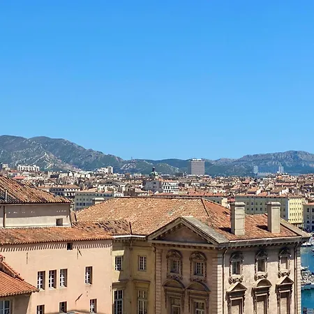 Click! Magical Views Notre-Dame, Vieux Port & Rooftops - Walk To All Apartment *