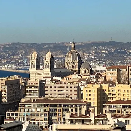 Click! Magical Views Notre-Dame, Vieux Port & Rooftops - Walk To All Apartment