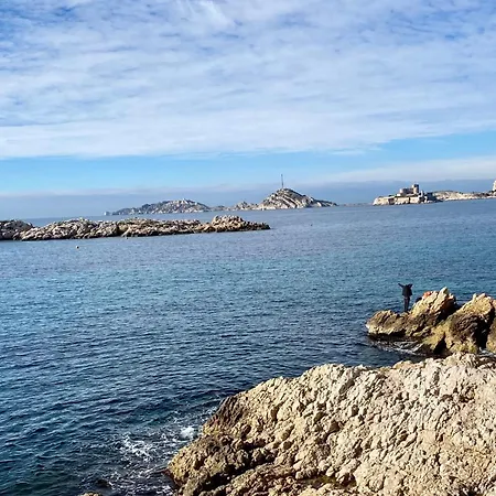 Click! Magical Views Notre-Dame, Vieux Port & Rooftops - Walk To All Apartment Marseille