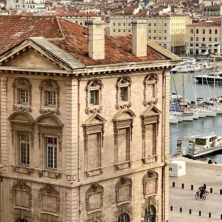 Click! Magical Views Notre-Dame, Vieux Port & Rooftops - Walk To All Marseille