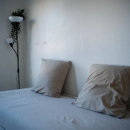 Appartement Equipe Avec Parking A 6min A Pied De La Gare St Charles Marseille