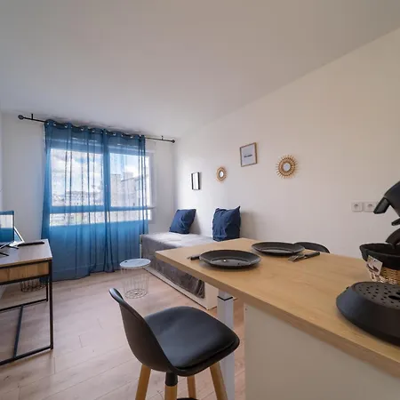 Equipe Avec Parking A 6min A Pied De La Gare St Charles Appartement