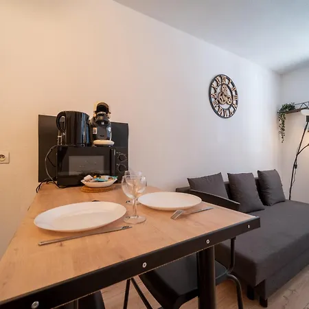 Equipe Avec Parking A 6min A Pied De La Gare St Charles * Marseille