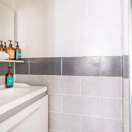 Mignon Pour 2 Pers, Quartier Metro A 1min Apartment *