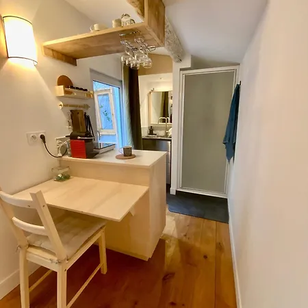 Au Fond Du Jardin Apartment