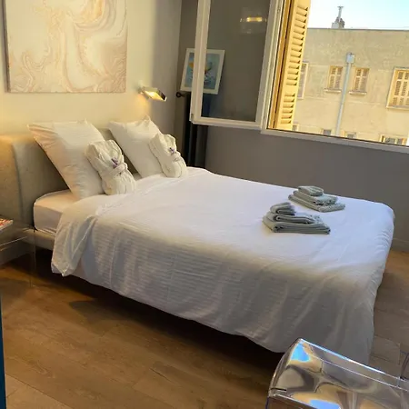 Click! Magical Views Notre-Dame, Vieux Port & Rooftops - Walk To All *