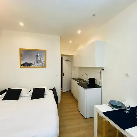 Vieux Port 1-1 Apartment *