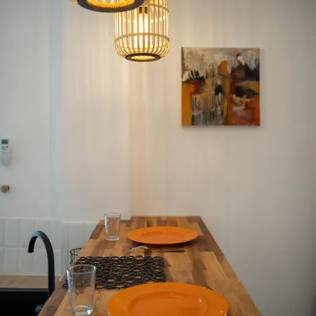 Apartment Climatise Equipe 4 Couchages A 5min A Pied De La Gare St Charles *