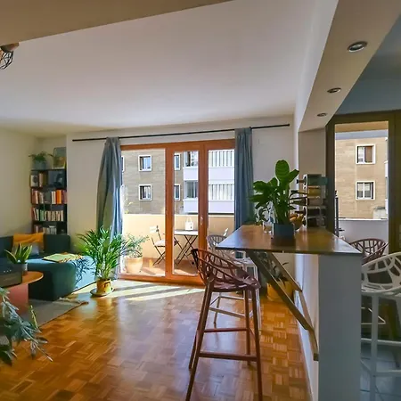 Charming T3 Of 60 M2 With Balcony In Marseille