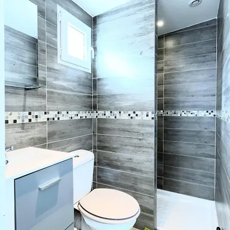 Villa Avec Piscine Et 3 Logements Ideale Groupe *