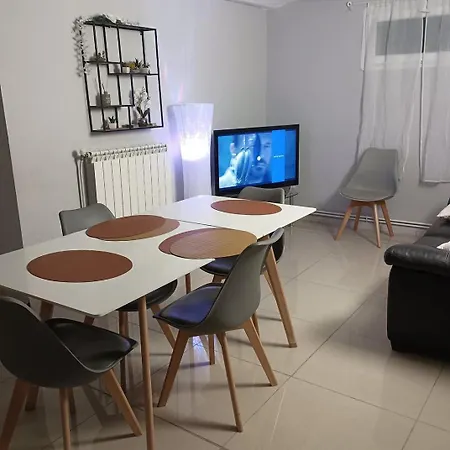 Villa Avec Piscine Et 3 Logements Ideale Groupe * Marseille