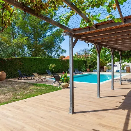 Cocon Avec Piscine Et Jardin
