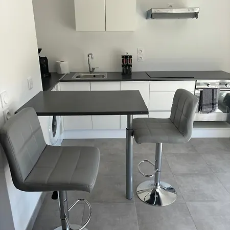 Apartment T2 Avec Piscine Et Climatisation A St Just