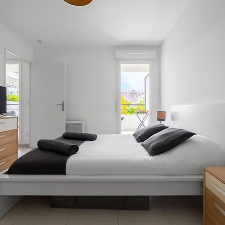 Apartment T2 Entre La Et Le Velodrome - Clim/parking Marseille