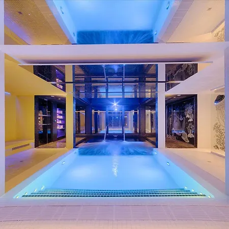 Nhow Hotel 4*