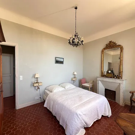 Bastide Provencale Avec Piscine Villa
