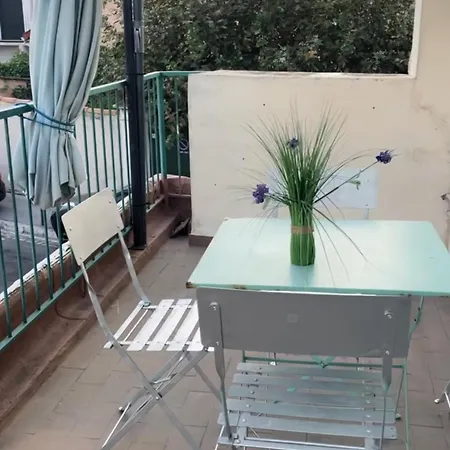 Stud Terras Corniche 2 Pers Stat Gratuit Rue Modif Suivt Possib Et Accord Exclusif Apartment