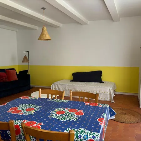 Holiday home Charmante Petite Maison Entre Et Vieux Port *