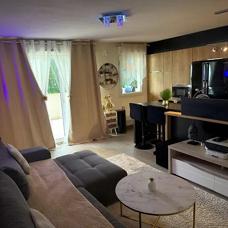 Pied-A-Terre De Reve A Marseille - Confort & Style & Moderne & Equipe & Cosy Apartment *