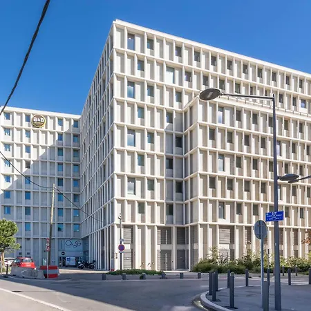 Les Ports 2* Marseilles
