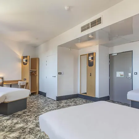 Hotel Les Ports 2*