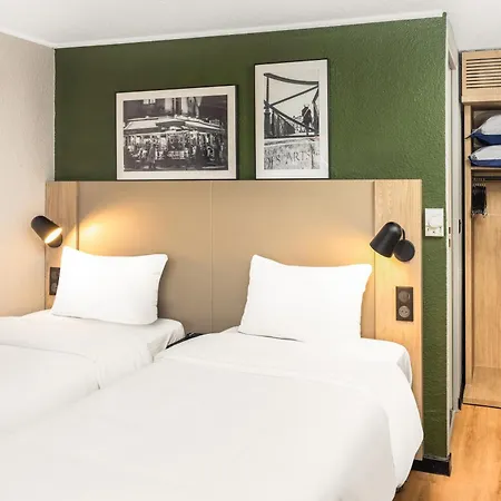 Campanile Saint Antoine 3*