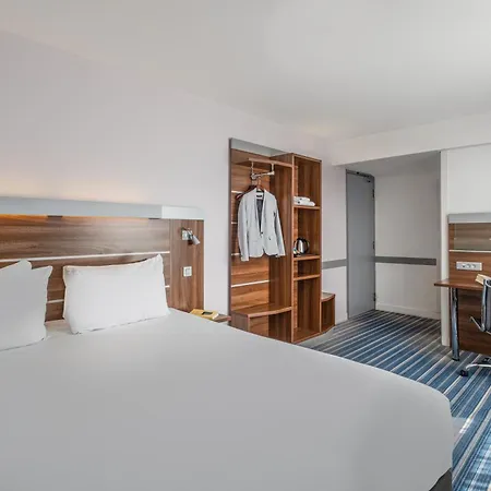 Hotel Centre Gare Saint-charles 3*
