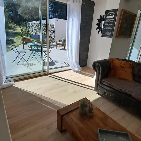 Apartment T2 Avec Terrasse Calme Absolue Dans Marseille