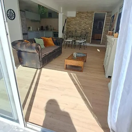 Apartment T2 Avec Terrasse Calme Absolue Dans Marseille