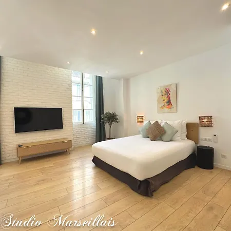 Du Vieux Port Aparthotel 4*
