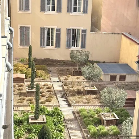 Aparthotel Du Vieux Port 4*