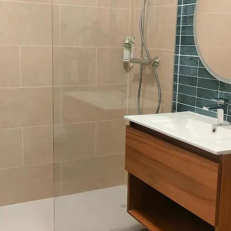 Residhotel Vieux Port 3*
