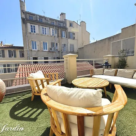 Du Vieux Port 4*
