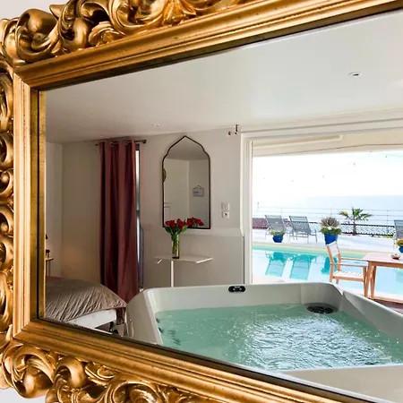 Guest house Les 2 Vue Piscine Marseille