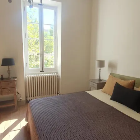 Bed & Breakfast Maison D'Hotes La Bastide De Patou, Suite De 2 A 6 Personnes *