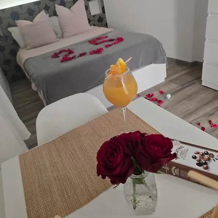 Studio-valentine Climatisee Avec Piscine Chauffee *