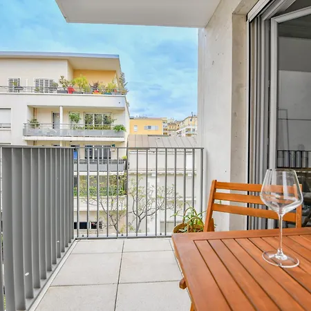 1 Ch Avec Balcon Et Parking A La Joliette Appartement *