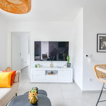 Appartement 1 Ch Avec Balcon Et Parking A La Joliette