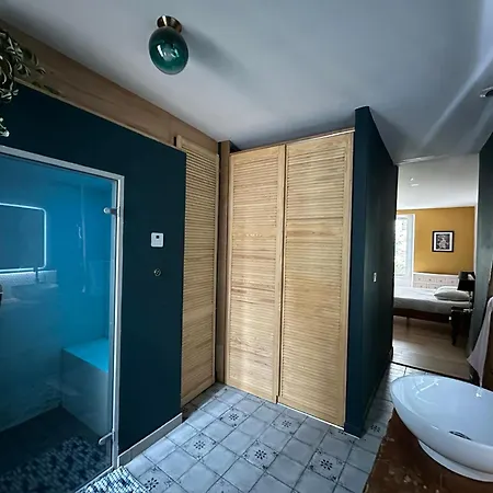 Holiday home Loft Des Chartreux - 150m2 4 Hammam Piscine Centre-ville Marseille