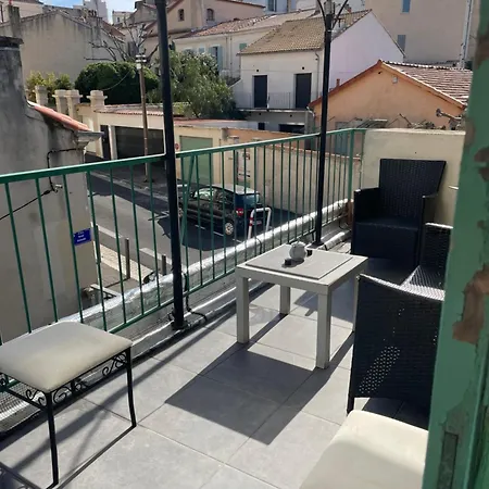 Stud Terras Corniche 2 Pers Stat Gratuit Rue Modif Suivt Possib Et Accord Exclusif * Marseille
