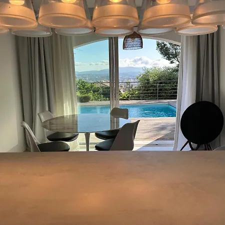 Avec Piscine Privee Et Vue Panoramique * Marseille