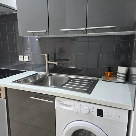 Apartment Evasion Chic