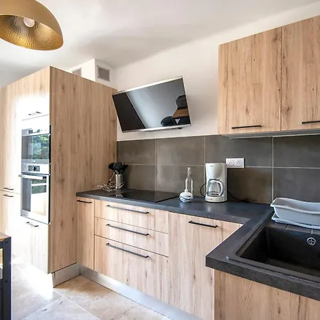 Apartment Beautiful Of 65 M2 In The 8th *