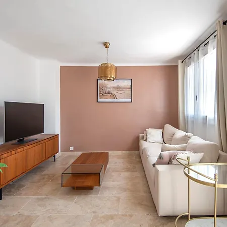 Beautiful Of 65 M2 In The 8th Marseille