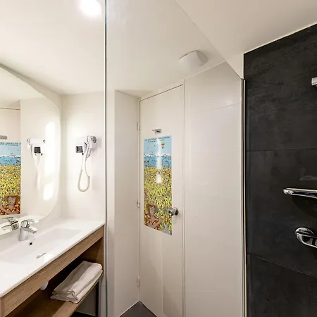Ibis Styles Centre Prado Place Castellane Hotel 3*
